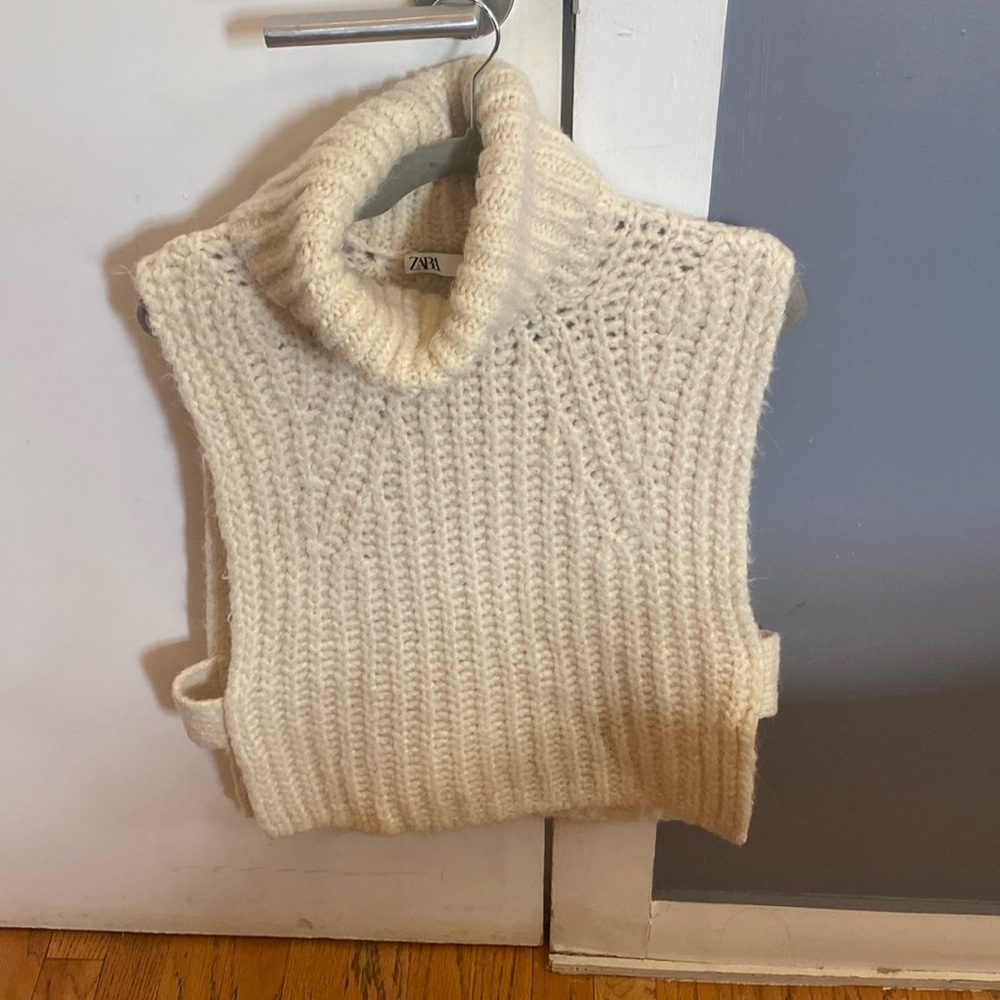 Zara Cream Sweater Vest M